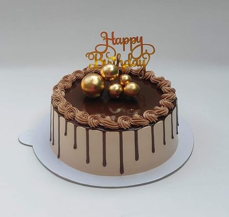 Half Kg Cake Design For Men, Simple Chocolate Cake Designs Birthday, 3 Layer Cake Design, Double Layer Cake Design, One Piece Cake Ideas, Elegant Chocolate Cake Design, Birthday Cake Design For Men, Simple Chocolate Cake Design, Cake Design Minimalist