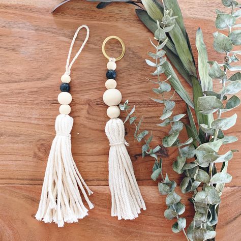 Macrame tassel diffuser ornament + keychain Macrame Diffuser, Tassel Keychain Diy, Tassel Ornaments, Diffuser Diy, Mesh Christmas Tree, Keychain Loop, Macrame Tassel, Tassel Ornament, Bead Keychain