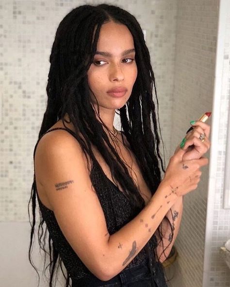 Zoe Kravitz Style, Zoe Isabella Kravitz, Zoë Kravitz, Zoe Kravitz, Irina Shayk, Girl Crushes, Selena Gomez, I Tattoo, Small Tattoos