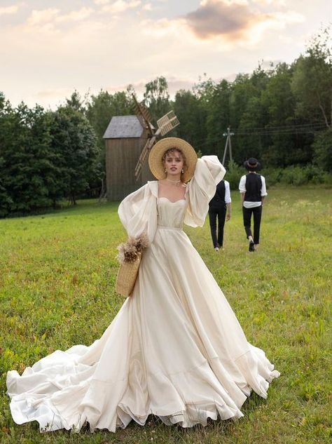 Cottagecore Wedding, Princess Wedding Dress, Fairytale Dress, Princess Wedding, Fantasy Dress, The Grass, A-line Wedding Dress, Dream Wedding Dresses, Looks Vintage