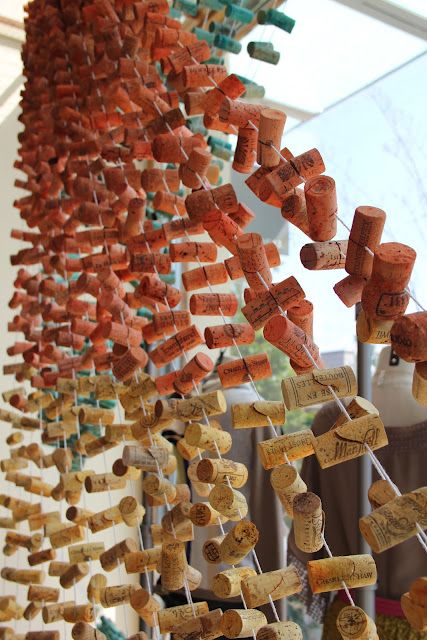 Wine Store Design, Anthropologie Display, Cork Garland, Wine Cork Projects, Wine Cork Art, Junk Yard, Garland Diy, Wine Craft, Cork Art