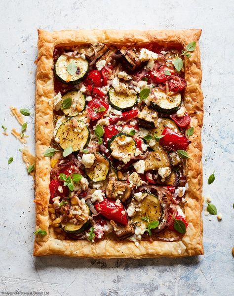 Vegetarian Tart, Greek Vegetables, Savory Puff Pastry, Vegetable Tart, Cookie Cookbook, Puff Pastry Tart, Spinach Feta, Easy Vegetable, Savory Tart