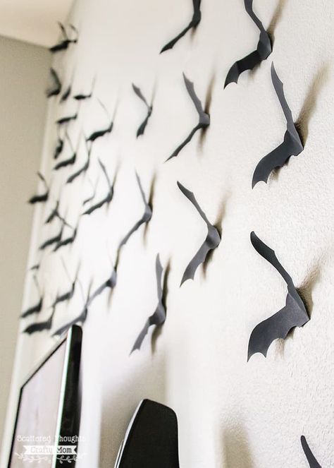 Bats on the Wall!  This free Paper Bat Template is a perfectly spooky Halloween decorating project. (free bat template) Paper Bat Template, Bats On The Wall, Halloween Bats Diy, Paper Halloween Decorations, Bat Template, Office Halloween Decorations, Paper Bat, Bat Decorations, Halloween Office