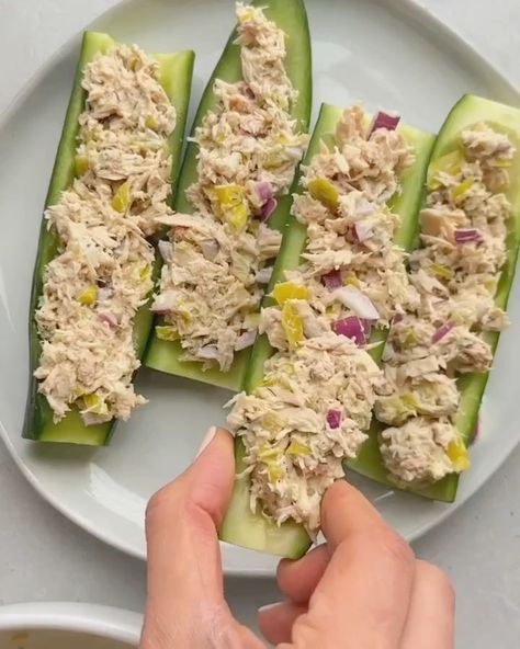 Healthy Food Prep 🌱🍳🥗🍝 | 1️⃣ or 2️⃣? Which #recipe by @feelgoodfoodie would you try?👇 1️⃣ Cucumber boats stuffed with tuna salad is such an easy lunch that’s low… | Instagram Tuna Cucumber Boats, Cucumber Boats, Healthy Food Prep, Bariatric Friendly Recipes, Broccoli Stems, Banana Peppers, Salad Rolls, Olive Oil Garlic, Albacore Tuna