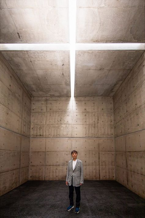 Space of Light is complete with Ando's signature use of concrete. Tadao Ando Museum, Meditation Pavilion, Church Of Light, Tadao Ando Architecture, Concrete Room, Concrete Houses, Light Filters, Tadao Ando, Japanese Architect