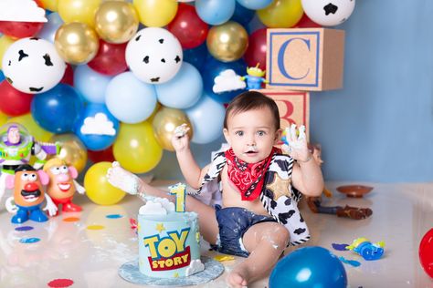 Toy Story Theme Photoshoot, Toy Story Smash Cake 1st Birthdays, Toy Story Box Photoshoot, Toy Story Cake Smash Photography, Simple Toy Story Cake No Fondant, Cake Smash, Toy Story, Toys, Cake