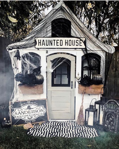 Simple Outdoor Halloween Decor, Playhouse Decor, Pfp Halloween, Match Pfp, Games Diy, Masks Diy, Playhouse Outdoor, Halloween Recipe, Halloween Tattoo