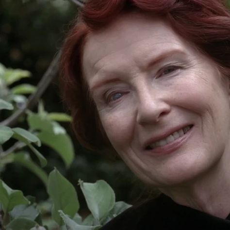 Moira O'Hara | American Horror Story Wiki | Fandom Moira O Hara, Unfaithful Men, Frances Conroy, American Horror Story 3, Dr House, Big Little Lies, Dead To Me, Melodrama, Zooey Deschanel