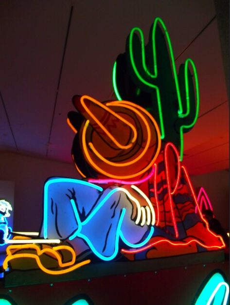 Mexican Restaurant Decor, Mexican Bar, Cowboys Bar, Arizona Decor, Neon Signs Home, Neon Words, Light Quotes, Light Wall Art, Guys And Dolls