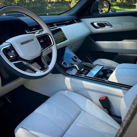 Inside Of Range Rover, Inside Range Rover Aesthetic, Range Rover Interior Aesthetic, Range Rover Inside, Range Rover Mom Aesthetic, Interior Range Rover, Range Rover Sport Interior, Inside Decor Ideas, Range Rover Evoque Interior