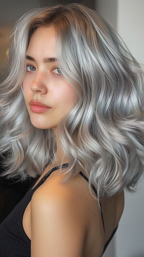 Trendy Silver Hair, Silver And Blonde Hair, Metallic Silver Hair, Platinum Silver Hair, Natural Silver Hair, Silver Hair Girl, Hair Color Silver, Bold Hairstyles, Silver Gray Hair