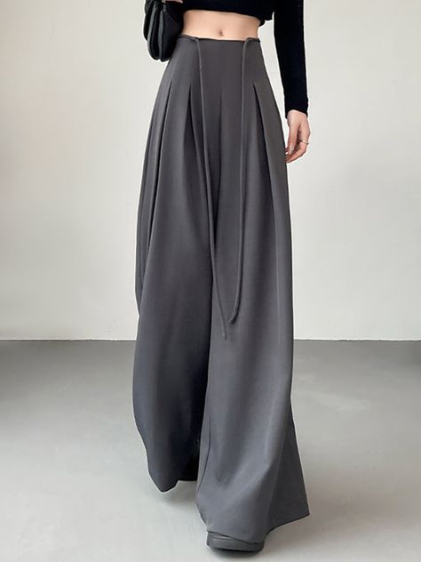 Pant Ideas For Women, Women Pants Design Trousers, Oversized Trousers Outfits, Flare Cargo Pants, Wide Leg Pleated Pants, Trousers Women Outfit, Striped Wide Leg Pants, Wide Leg Dress Pants, Wide Trousers