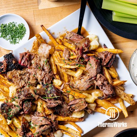 French Fries With Gravy, Brisket Poutine Recipe, Brisket Poutine, Brisket Fries, Poutine Recipes, Poutine Gravy, Poutine Fries, Gravy Fries, Fries Recipes