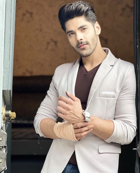 Simba Nagpal, Cheap People, Just Happy Quotes, Men Photoshoot, Tv Actors, Live Tv, Girly Photography, Bollywood Actress, Actresses