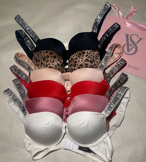 Victoria Secret Bra And Under Set, Victoria Secret Under Set, Victoria Secret Set, Striper Outfits, Victoria's Secret Aesthetic, Mcbling Fashion, Victoria Secret Outfits, Pretty Bras, Cute Bras