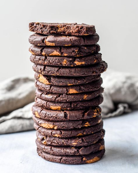 Sable Cookies, Quick Rolls, Caramelized White Chocolate, Chocolate Shortbread, Dutch Cocoa, Gold Chocolate, Cocoa Cookies, Double Chocolate, Chocolate Chip Cookie