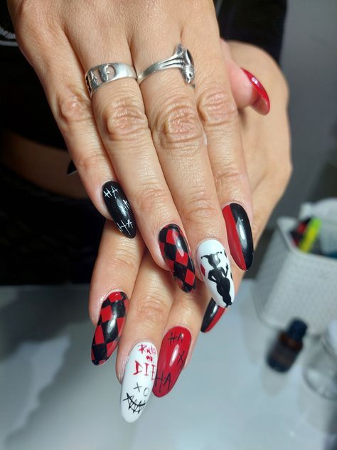 #trendy nails #elegant nails #october nails #spooky nails #autumn nails Harley Quinn Nail Ideas, Harley Quinn Inspired Nails, Joker And Harley Quinn Nails, Harley Quinn Nails Acrylic, Harlequin Nails, Harley Quinn Nails Designs, Joker Nails Designs, Harley Quinn Nail Art, Harley Nails