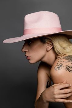 Lot Detail - Lady Gaga "Joanne" Album Promotion Worn Pink Wide Brimmed Hat Lady Gaga Photoshoot, Lady Gaga Style, Joanne Lady Gaga, Lady Gaga Joanne, Lady Gaga Photos, Lady Gaga Pictures, Oh My Goddess, Brimmed Hat, A Star Is Born