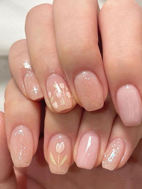 Pastel Pink Nails With Glitter, Natural Summer Nails Short, Nail Pink Design, Cute Elegant Nails, Cute Pink Short Nails, Nails Square Design, Short Pink Nail Designs, Tulip Nail Art, Manicure Short Nails