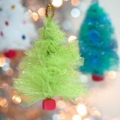 Tulle Christmas Trees, Tulle Crafts, Clear Christmas Ornaments, Brush Trees, Mini Bottle, A White Christmas, Christmas Tree Crafts, Cool Christmas Trees, Crochet Christmas Ornaments