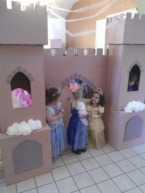 A Cardboard Castle fit for a princess! Made from cardboard boxes #princessparty #upcycle #recycle Cardboard Cinderella Castle, Castle Made Out Of Boxes, Cardboard Castle Playhouse, Disney Castle Cardboard, Diy Castle Cardboard, Diy Castle Backdrop, Cardboard Castle Diy, Cardboard Box Castle, Box Castle