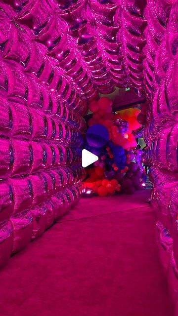 LUSH BALLOONS® |  Sacramento Balloons & Decor on Instagram: "Tunnel Experience ✨✨  Let’s talk about hard work and perception! This tunnel took just under 400 balloons individually inflated about three times, individually stuck together at every corner and the knowledge behind how to construct it. Overall with a team of 2 to 5 people it took the course of…wait for it…… 15 HOURS! Yes you read that correctly, 15 HOURS!   Something may seem simple, easy and cool on the outside, but the final product and alllllll the hard work and knowledge that goes behind it far surpasses that expectation.   Thank you to @tuftexballoons & @confetticastle for creating a magical product that we use to create some magic for our clients and guests!✨✨🤩🤩🤩  Venue @atthegroundsroseville  Balloon Decor @lushballoon Party Design Ideas Decoration, Balloon Tunnel Diy, Party Tunnel Entrance Diy, Balloon Walkway Entrance, Balloon Tunnel, Balloon Entrance Decor, Balloon Gate Entrance, Balloon Falling From Door, Balloon Tunnel Entrance