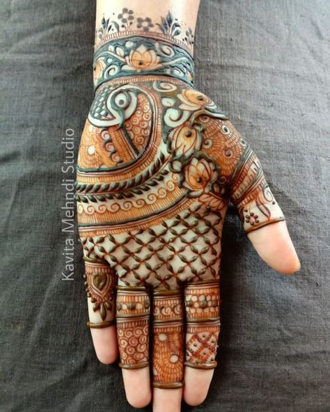 Mahendi Pics, Indian Mehendi, Short Mehndi Design, Front Mehndi Design, Mahendi Designs, Modern Mehndi, Beginner Henna, Mehndi Designs 2018, Mehndi Designs Bridal