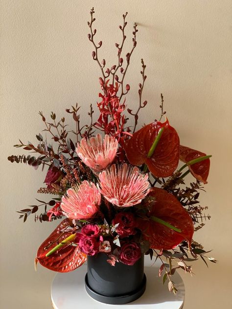 Red Flower Arrangements Modern, Asian Inspired Floral Arrangements, Edgy Floral Arrangements, November Flower Arrangements, Asian Flower Arrangements, Chinese Flower Arrangement, Cny Flower Arrangement, Red Flower Arrangements, Chinese New Year Flower