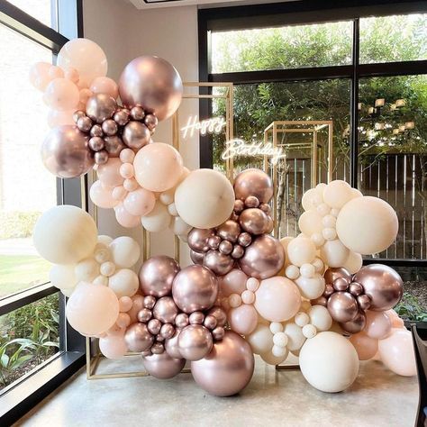 Fancy Birthday Ideas, 40th Birthday Backdrop Ideas For Women, Gold 40th Birthday Decorations, Rose Gold Balloon Arch, Rose Gold Balloon Garland, 30th Birthday Balloons, 40th Birthday Balloons, Balloon Business, Balloons Galore