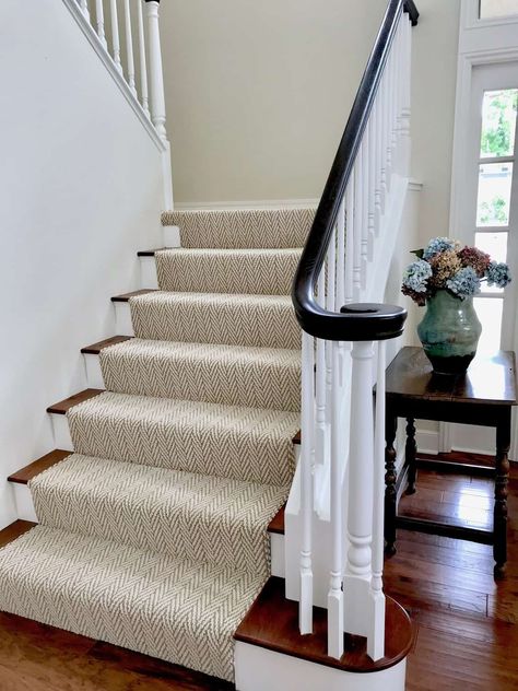 Tuftex carpet runner on stairs...previously the wall to wall that is upstairs. Steps to Create a Fresh Classic Living Room Round Carpet Living Room, Carpet Staircase, Carpet Ideas, Hallway Carpet Runners, Carpet Trends, Buying Carpet, Classic Living Room, Living Room And Dining Room, Wall Carpet