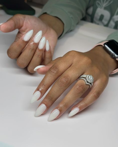 Milky White Oval Nails, Nail Designs Milky White, Cloudy White Nails, White Oval Nails, Oval Nail, Oval Nails Designs, Long Natural Nails, Aesthetic Nail, Simple Fall Nails