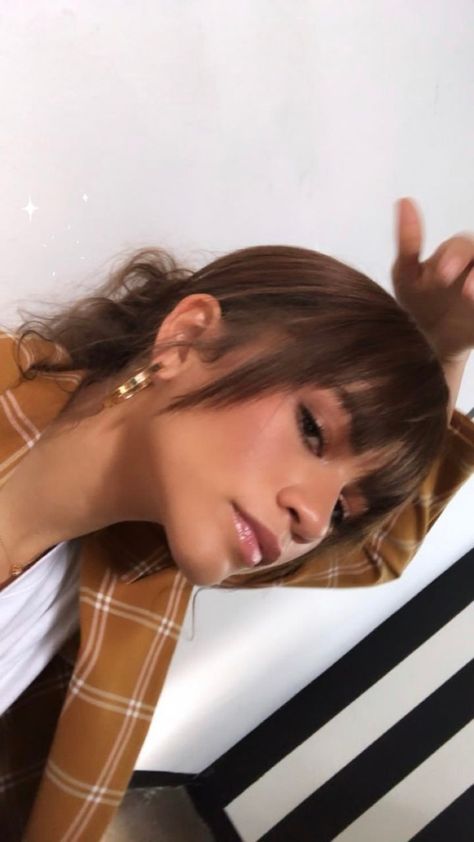 Estilo Zendaya, Zendaya Style, Zendaya Coleman, Trending Haircuts, Sarah Jessica Parker, Grunge Hair, Hairstyles With Bangs, Hair Looks, Hair Goals