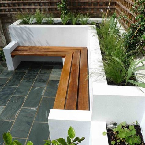 Hill Garden Ideas, Built In Garden Seating, Concrete Building Blocks, Low Maintenance Garden Design, Garden Blocks, Hill Garden, Small Courtyard Gardens, Garden Magic, Courtyard Gardens Design