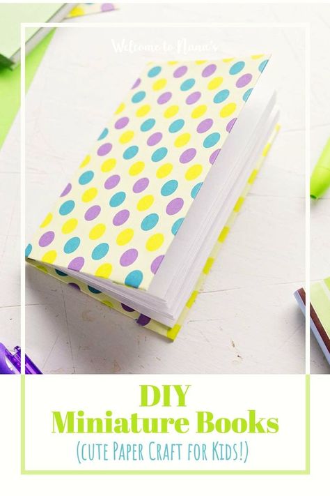 Get crafty and creative with these easy DIY Miniature Books! This DIY project is not only a fun craft for the kids to make, but also leaves them with their own special place for journaling, doodling, notes, or to-do lists. With just a few sheets of paper, some glue, and a bit of imagination, we'll create a cute, easy-to-make DIY book. It's perfect for kids and all craft lovers! Diy Paper Bag Book, Paper Bag Book Cover, Miniature Journal, Paper Bag Books, Mini Books Diy, How To Make A Paper Bag, Paper Craft For Kids, Books Paper, Doodles Drawings