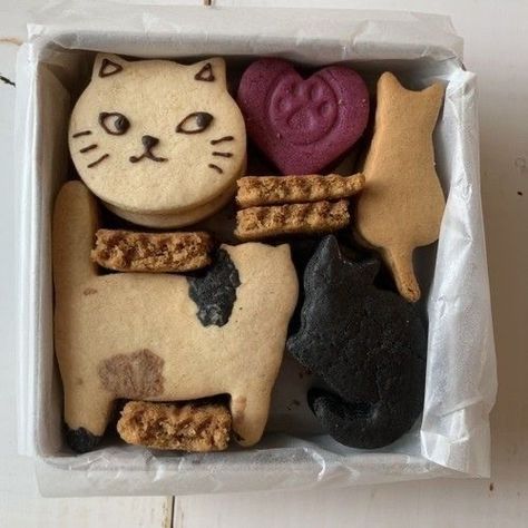 Cookie Box, Pretty Food, Cute Food, Aesthetic Food, In A Box, Baked Goods, A Box, Love Food, Sake