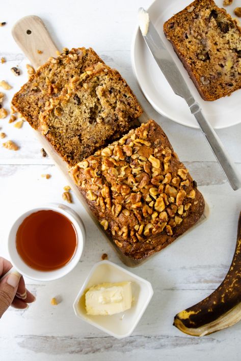 If you’ve tried Starbucks’ banana bread before and absolutely loved it, now you can make it from home with this Starbucks Banana Bread recipe. Banana Bread Recipe Starbucks, Banana Bread Starbucks, Starbucks Banana Bread Recipe, Starbucks Banana, Starbucks Banana Bread, Vegan Banana Bread Recipe, Banana Buttermilk, Copycat Starbucks, Vegan Banana Bread