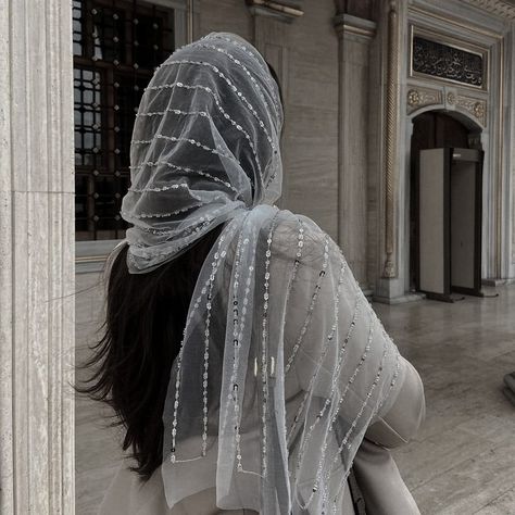 Christian Viel, Zoya Nazyalensky Aesthetic, Christian Outfits Modesty, Christian Veiling, Christian Veils, Zoya Nazyalensky, Christian Modesty, Christian Head Covering, Catholic Veil