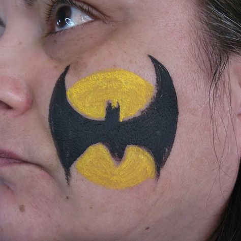 Batman face paint Cheek art Bat Face Painting, Face Paint Cheek Art, Canvas Face Painting, Bat Face Paint, Batman Face Paint, Batman Face, Easy Face Painting Designs, Painting Glitter, Glitter Bar