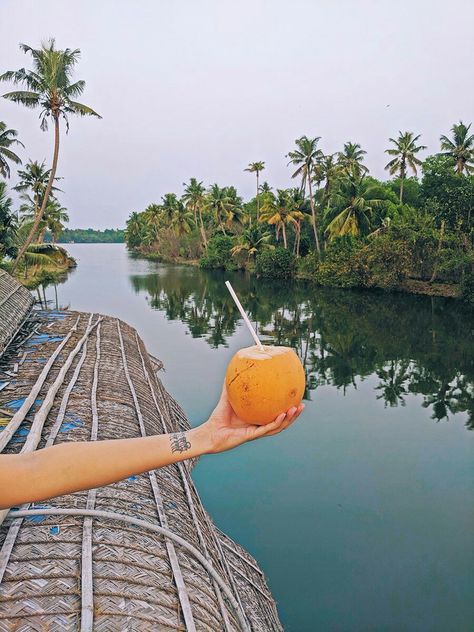 Allepey, #Kerala Houseboat Photography Poses, Munnar Photography Kerala, Alleppey Boat House, Kerala Pics, Kerala Pictures, House Boat Kerala, Kerala Photography, Boat Photoshoot, Kerala Backwaters