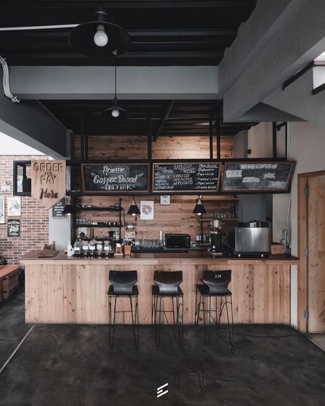 Meja Bar Cafe, Cafe Industrial, Gerobak Dorong, Wood Cafe, Industrial Cafe, Coffee Bar Design, Small Cafe Design, Coffee Shop Interior Design, Cafe Ideas