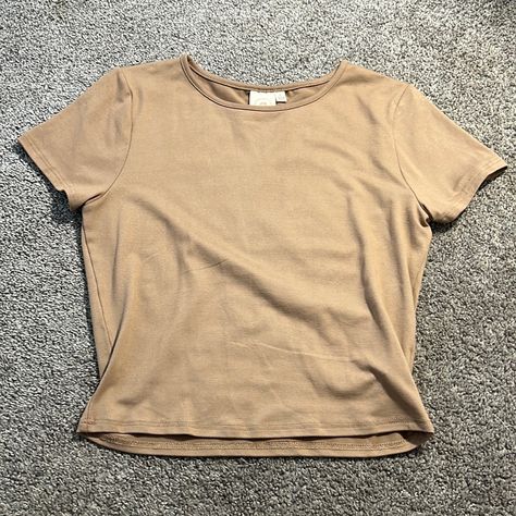 Never Worn Great Condition Fitted Brown Crop Top With Short Sleeves, Light Brown Crop Top, Brown Short Sleeve Cotton Crop Top, Brown Cotton Short Sleeve Crop Top, Brown Washed Short Sleeve T-shirt, Tan Shirt, Brown Crop Top, Cropped Shirt, Fit Ideas