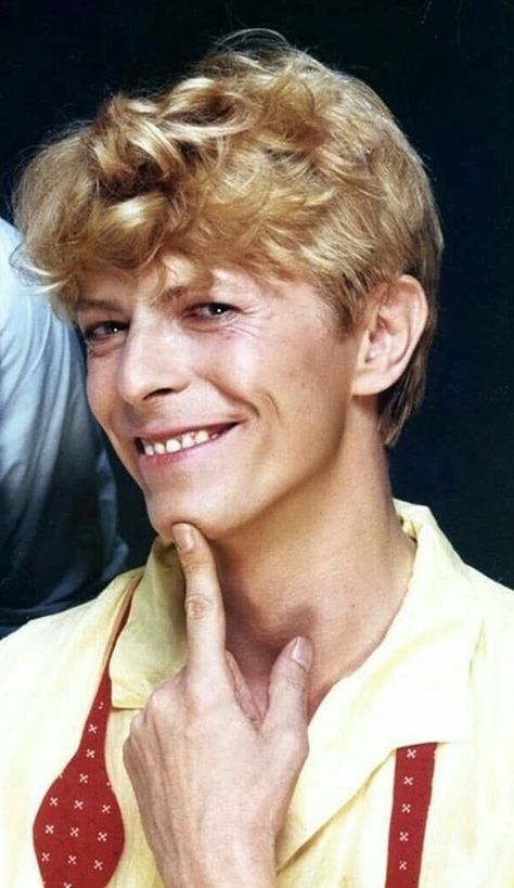 David Bowie Blonde, David Bowie Fashion, David Bowie Pictures, Major Tom, Ziggy Stardust, Mick Jagger, Music Aesthetic, Lets Dance, David Bowie