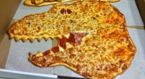 Dinosaur pizza Dinosaur Pizza, Jurassic Birthday, Birthday Pizza, Creative Pizza, Food Shapes, Dino Birthday, Cake Decorating Supplies, Good Pizza, Dinosaur Birthday