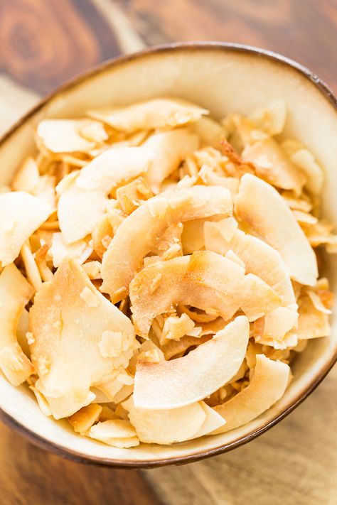 Caramelized Coconut Chips | Get Inspired Everyday! Coconut Meat, Gluten And Dairy Free, Paleo Sweets, Coconut Chips, Primal Recipes, Paleo Snacks, Grain Free Recipes, Gluten Free Snacks, Coconut Recipes