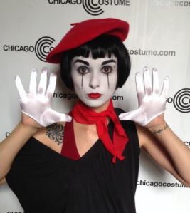 Women Clowns | Not quite as creepy as clowns, mimes are a great and easy costume! The ... Halloween Mime Costume, Mime Aesthetic Fashion, Mime Costume Women, Mime Poses, Ortho Meals, Mime Face, Clown Collection, Mime Costume, Ideas Disfraz