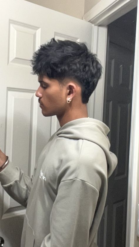 Taper Mullet Straight Hair, Indian Boy Haircut, Volume Hair Men, Indian Haircut, Blowout Taper Fade, Indian Hairstyles Men, Blowout Taper, Low Fade Curly Hair, Boyfriend Hair