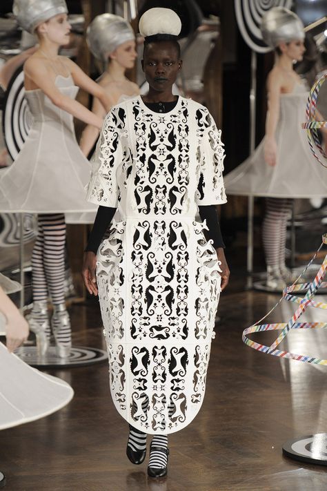 lasercut Fashion Inspired By Architecture, Fashion Origami, Order Disorder, Laser Cut Fashion, Earth Fashion, Laser Cut Fabric, Cultural Patterns, Laser Cut Dress, 3d Printing Fashion