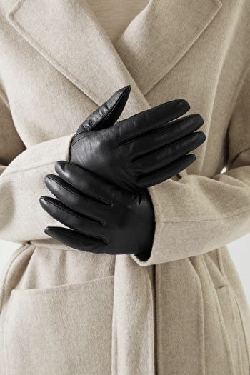 Leather Gloves Aesthetic, Leather Gloves Outfit, Gloves Aesthetic, Gloves Outfit, Leather Gloves Women, Gloves Fashion, Cashmere Gloves, Black Leather Gloves, Kids Discover