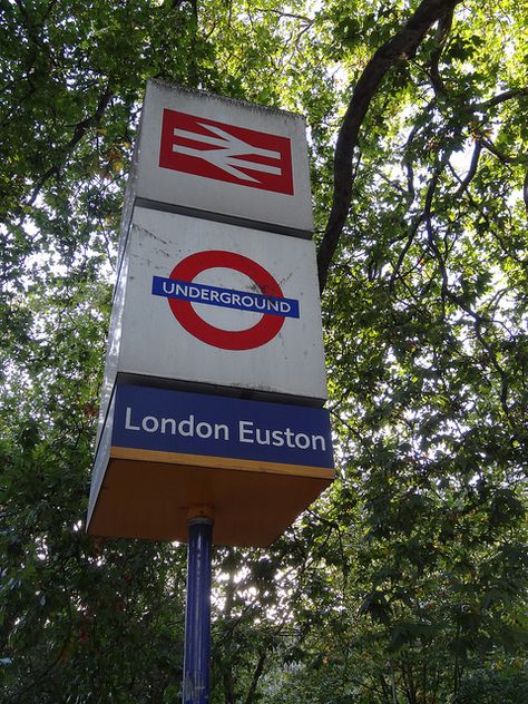 Euston railway and tube station is located in the end of Upper Woburn Place. Just around 10 minutes away from The Morton Hotel! Euston Station London, Euston Station, London Overground, London Underground Stations, Camden London, England London, Tube Station, Dream Places, Mind The Gap