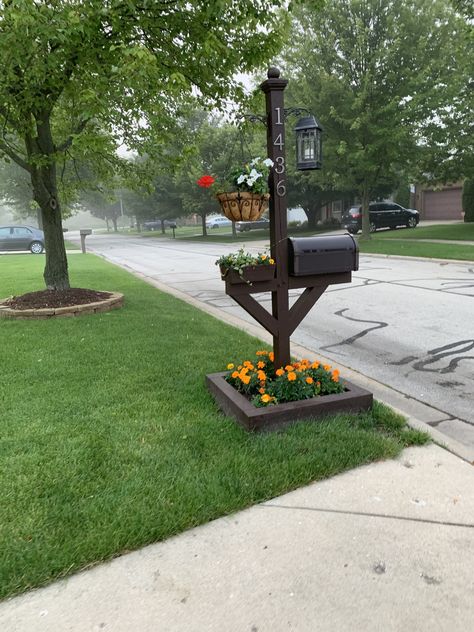 Mailbox And Light Post, Lamp Post Mailbox Ideas, Mailbox With Hanging Basket, Mailbox With Lantern, Mailbox Post With Solar Light, Cheap Diy Mailbox Post, Mailbox Hanging Basket, Decorative Mailbox Ideas, Pink Mailbox Ideas